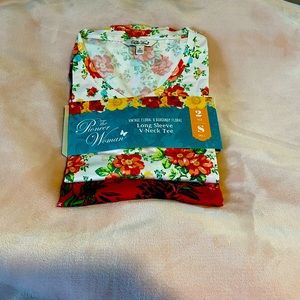 NWT Pioneer Woman Long Sleeve Tee’s small